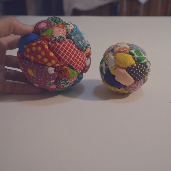 Seasonal Holiday Christmas Ornaments Handmade 2 Quilted Balls Styrofoam 2 Sizes - Picture 4 of 5